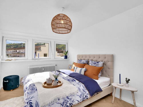 Schlafzimmer 1 - 4 Zimmer Etagenwohnung in Stuttgart
