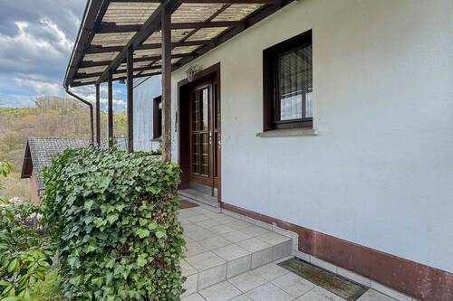 Eingangsbereich - 5 Zimmer Einfamilienhaus zum Kaufen in Morsbach