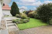 Blick in den Vorgarten - 