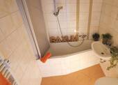 Bad mit Wanne - 