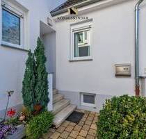 Einziehen und Wohlfühlen: Renoviertes Einfamilienhaus mit 3 Schlafzimmer, Terrasse & Stellplatz - Göppingen / Holzheim