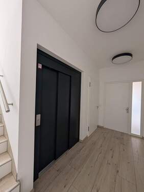 Aufzug - Büro mit 128,00 m&sup2; in Ingolstadt zur Miete