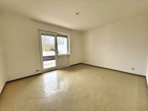 Schlafzimmer mit Zugang zum Balkon - 