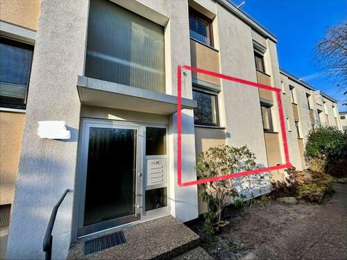 Eingangsbereich und Blick auf das Küchen- und Kinderzimmerfenster - 3 Zimmer Etagenwohnung in Uelzen