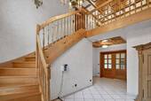 Treppenaufgang - 6 Zimmer Einfamilienhaus in Oberhausen-Rheinhausen / Oberhausen