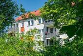Hausansicht - 4 Räume zum Wohlfühlen - 562,00 EUR Kaltmiete, ca.  75,00 m² Wohnfläche