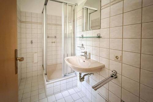 Wohnung EG li Badezimmer - 