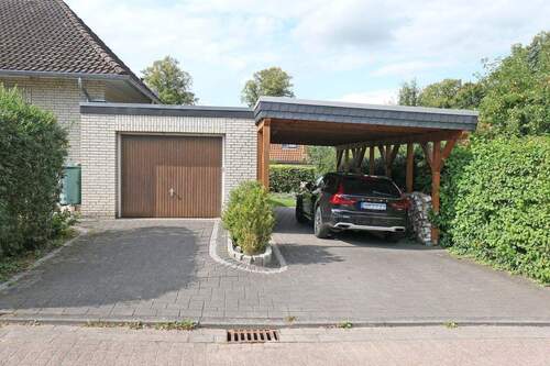 Massivgarage mit angebautem Carport - 