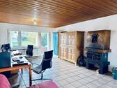 Der große Wohnraum mit Balkon - 