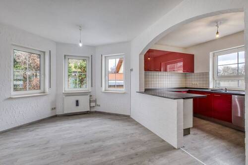 Essbereich und Küche - 6 Zimmer Doppelhaushälfte zum Kaufen in Uelversheim