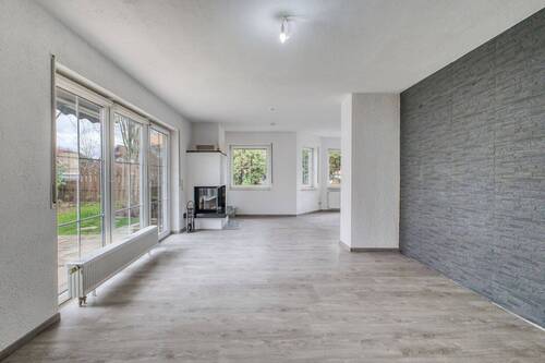 Wohnbereich - 6 Zimmer Doppelhaushälfte in Uelversheim