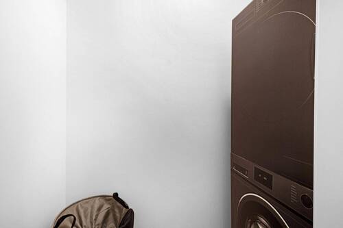 Waschmaschine u. Trocknerraum - 