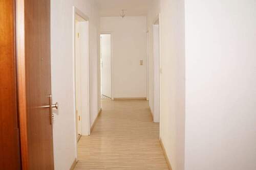 Flur - 3 Zimmer Etagenwohnung in Dresden