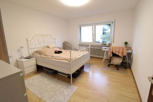 Schlafzimmer - Etagenwohnung mit 54,70 m&sup2; in Baden-Baden zum Kaufen
