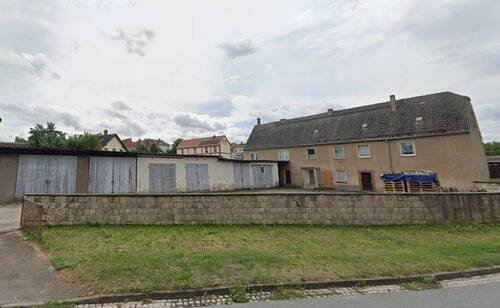 Lommatzsch.jpg - Mehrfamilienhaus Bauernhaus mit großem Grundstück
