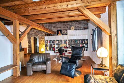 Wohnzimmer - 4 Zimmer Einfamilienhaus in Elztal