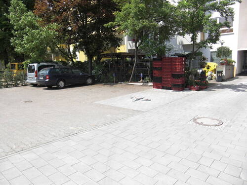 Stellplätze - 1 Zimmer Mehrfamilienhaus, Wohnhaus zum Kaufen in Nürnberg