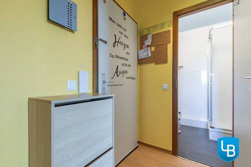 Großzügiger Eingangsbereich - 2 Zimmer Etagenwohnung in Plön