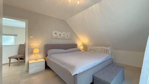 Schlafzimmer DG - 