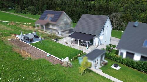 Drohnenaufnahme - 4 Zimmer Einfamilienhaus zum Kaufen in Tengen