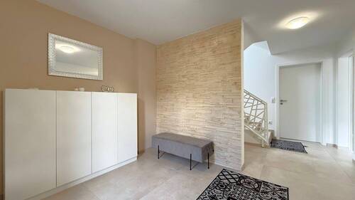 Diele mit Garderobe UG - 