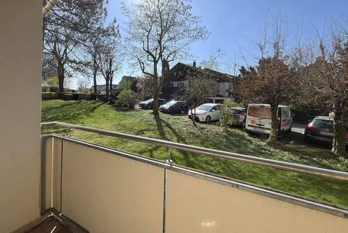 Blick vom Balkon - 2 Zimmer Etagenwohnung zum Kaufen in Korntal-Münchingen