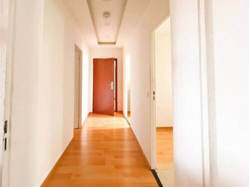 Flur (digital geräumt) - 3 Zimmer Etagenwohnung zum Kaufen in Leipzig