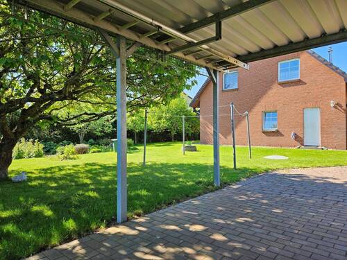 Unterm Carport.jpg - Einfamilienhaus mit 126,00 m&sup2; in Butzow zum Kaufen