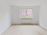 Ansicht I: Wohn- und Esszimmer - Lichtdurchflutete 2-Zimmer-Wohnung mit gemütlichem Ambiente