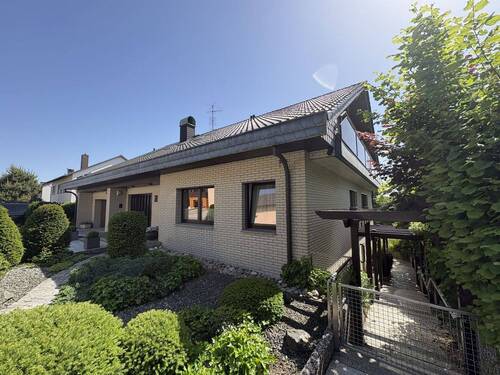 Seitenansicht - 5 Zimmer Einfamilienhaus in Blomberg / Istrup