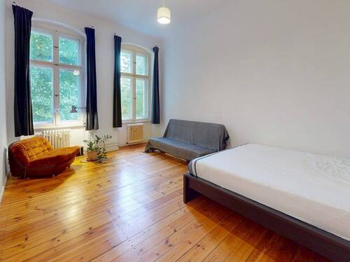 Titelbild - Bezugsfreie 1-Zimmer-Altbauwohnung mit Blick ins Grüne am Tempelhofer Feld
