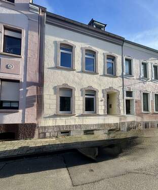 Straßenansicht - So...schön, modernes und bezahlbares Einfamilienhaus, 52353 Düren