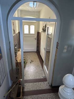 Eingang - 5 Zimmer Einfamilienhaus zum Kaufen in Düren