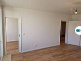 Ansicht II: Wohnzimmer mit Zugang zur Küche - 3 Zimmer Etagenwohnung zur Miete in Koblenz