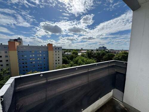 Loggia - Sofort frei! Helle 3-Zimmer-Wohnung mit Loggia und Stellplatz