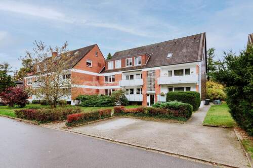 Hausansicht - Leben in Reppenstedt - Hochparterre-Wohnung mit 4 Zimmern und Balkon.