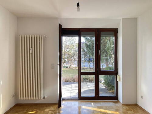 Wohnzimmer zur Terrasse - Terrassenwohnung mit 44,00 m&sup2; in Eching zum Kaufen