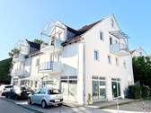 Hausansicht I - IMMOBILIEN SCHNEIDER - schöne, gepflegte und zentrale Praxisflächen zu verkaufen