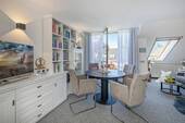 moderne Möbel und ein Premium-Bodenbelag ... - 