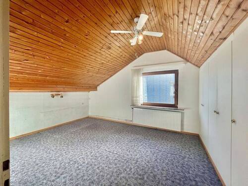 großes Zimmer im DG - 