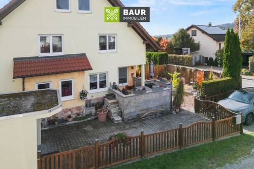 Drohne - 6 Zimmer Doppelhaushälfte zum Kaufen in Oberteuringen