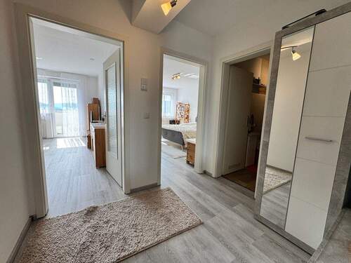 Flur Zugang Wohnen, Schlafen und Bad - 