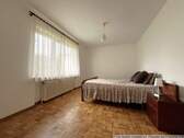 Schlafzimmer im Erdgeschoss - 