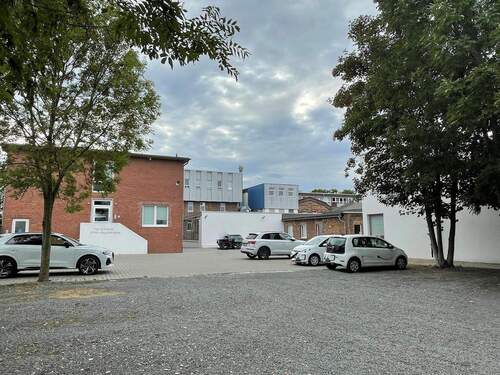 Einfahrt - Einfamilienhaus zum Kaufen in Düren