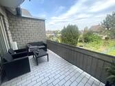 Schöner Terrassenbalkon mit Grünblick - 