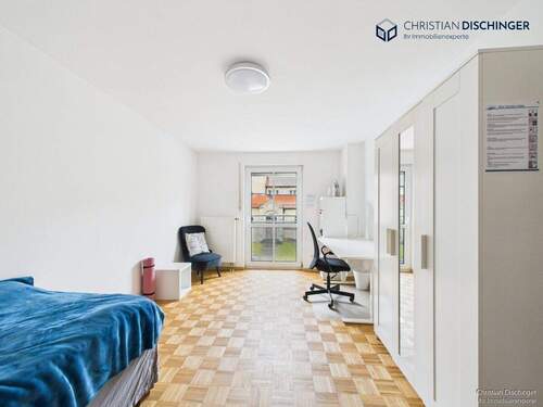 Schlafzimmer - 3 Zimmer Etagenwohnung zum Kaufen in Regensburg