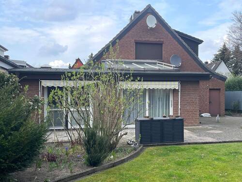 Hausansicht - 6 Zimmer Einfamilienhaus zum Kaufen in Hamburg