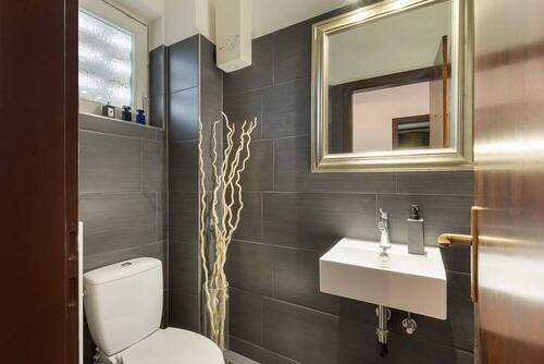 Gäste-WC - 5 Zimmer Reihenmittelhaus in Hamburg