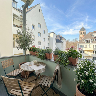 Balkon (virtuell möbliert) - Effektiv aufgeteilt & zuverlässig vermietet - 2,5-Zimmer-Wohnung mit Balkon zum Innenhof!