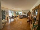Ess- und Wohnbereich - Schöne 4 Zimmerwohnung mit Balkon im Röthelheimpark